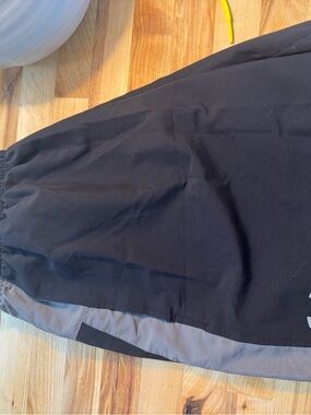 Under Armour Gray Athletic Shorts Men’s M Black Gray HeatGear Lined Running Gym